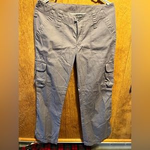 Woman's lightweight cargo pants